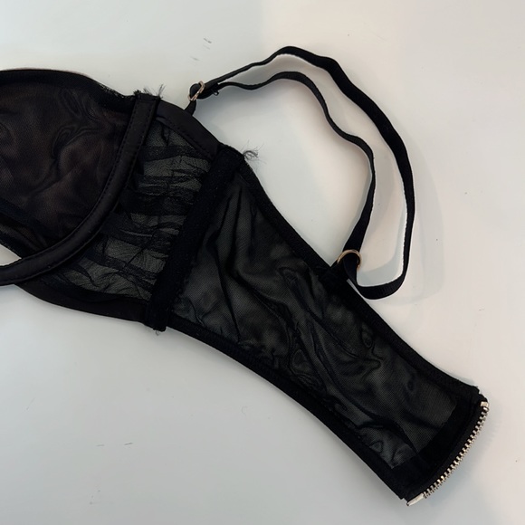 BLACK GATHERED MESH BRA - House of CB (Small) - Picture 5 of 6